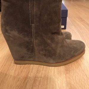 Stuart Weitzman Bootscout brushed suede boot